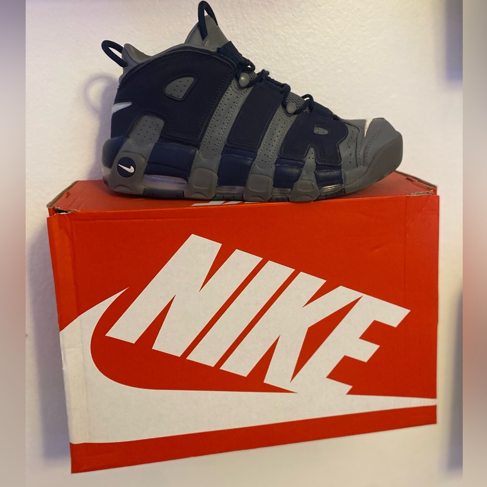 2019
Air More Uptempo GS
'Georgetown size 9.5